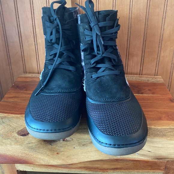 Clarks STAR WARS novelty print nature boots limited edition 9 combat Comic-Con - Picture 3 of 12